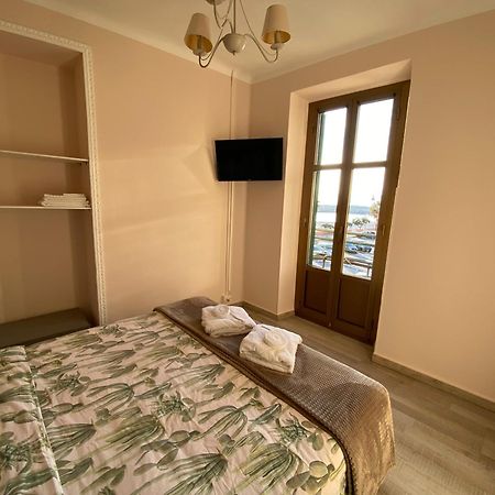 L'Eternita' E' Il Mare Mischiato Col Sole Rimbaud Apartment Ventimiglia Exterior foto