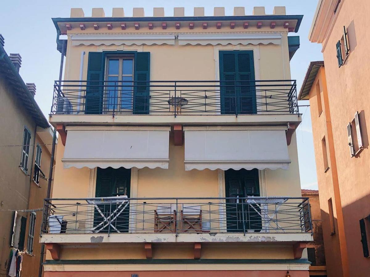 L'Eternita' E' Il Mare Mischiato Col Sole Rimbaud Apartment Ventimiglia Exterior foto